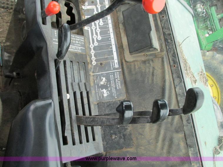 image for item R9307 1982 John Deere 4640 tractor