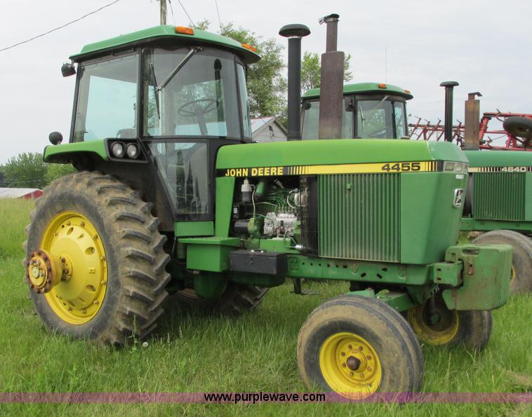 image for item R9308 1989 John Deere 4455 tractor