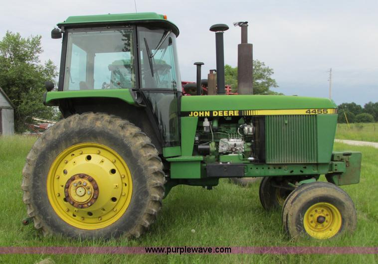 image for item R9308 1989 John Deere 4455 tractor