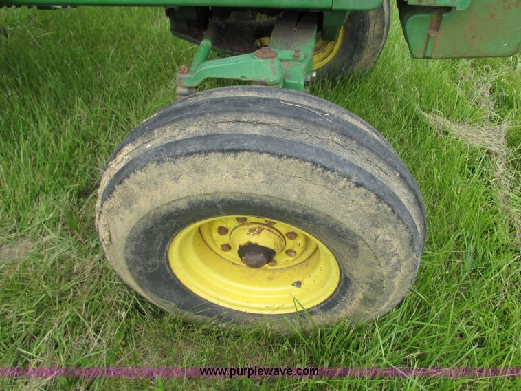 image for item R9308 1989 John Deere 4455 tractor