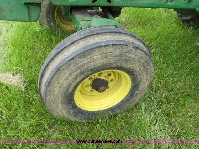 image for item R9308 1989 John Deere 4455 tractor
