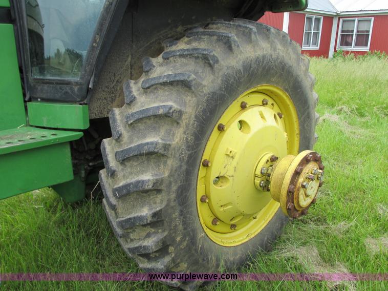 image for item R9308 1989 John Deere 4455 tractor