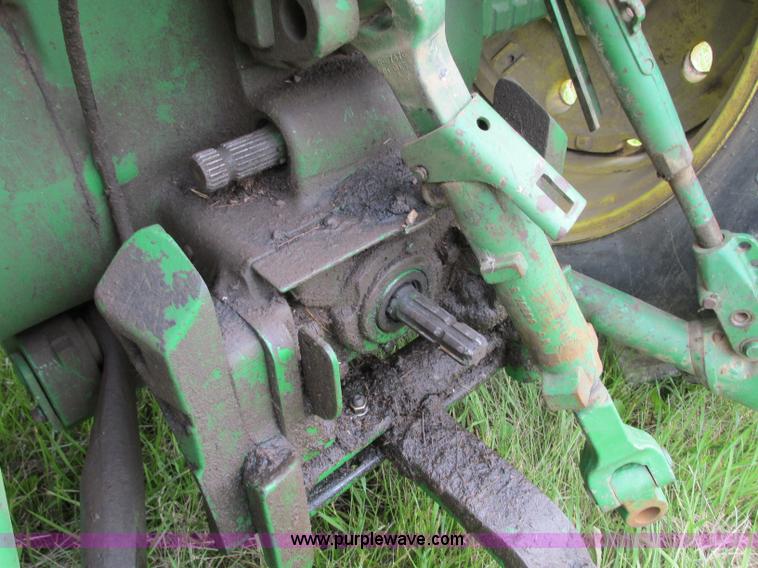 image for item R9308 1989 John Deere 4455 tractor