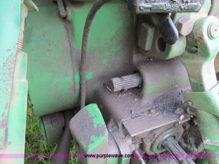 image for item R9308 1989 John Deere 4455 tractor