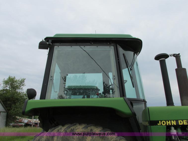 image for item R9308 1989 John Deere 4455 tractor
