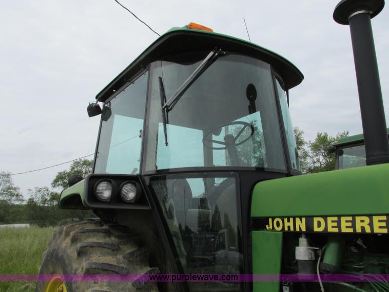 image for item R9308 1989 John Deere 4455 tractor
