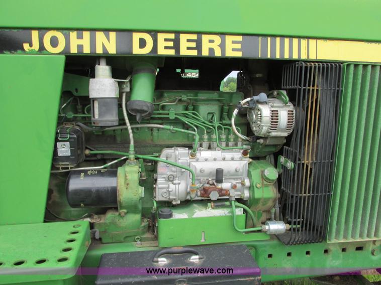 image for item R9308 1989 John Deere 4455 tractor