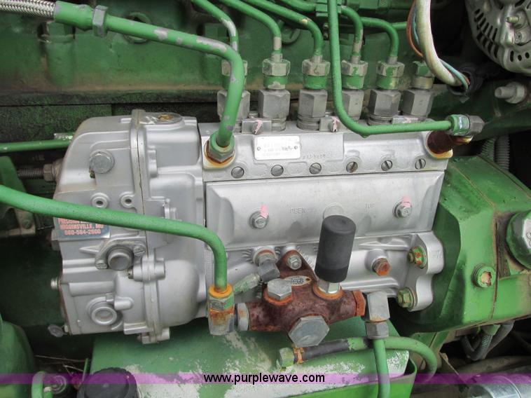 image for item R9308 1989 John Deere 4455 tractor