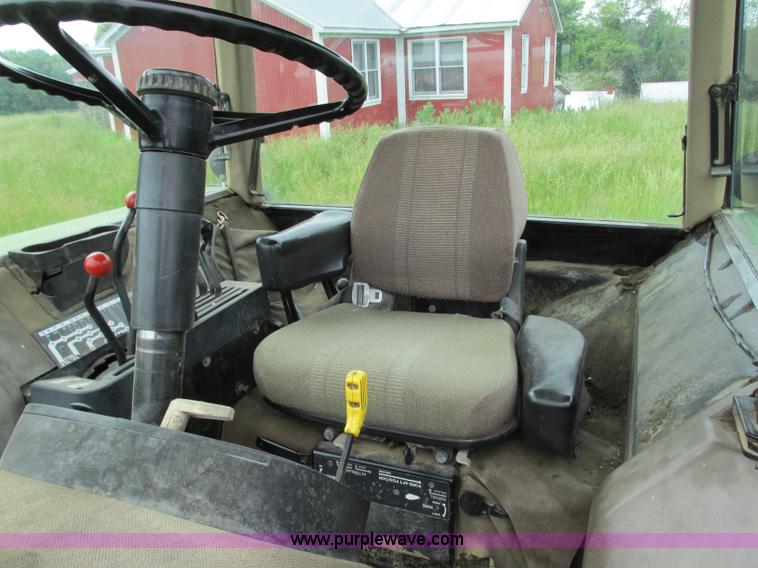 image for item R9308 1989 John Deere 4455 tractor