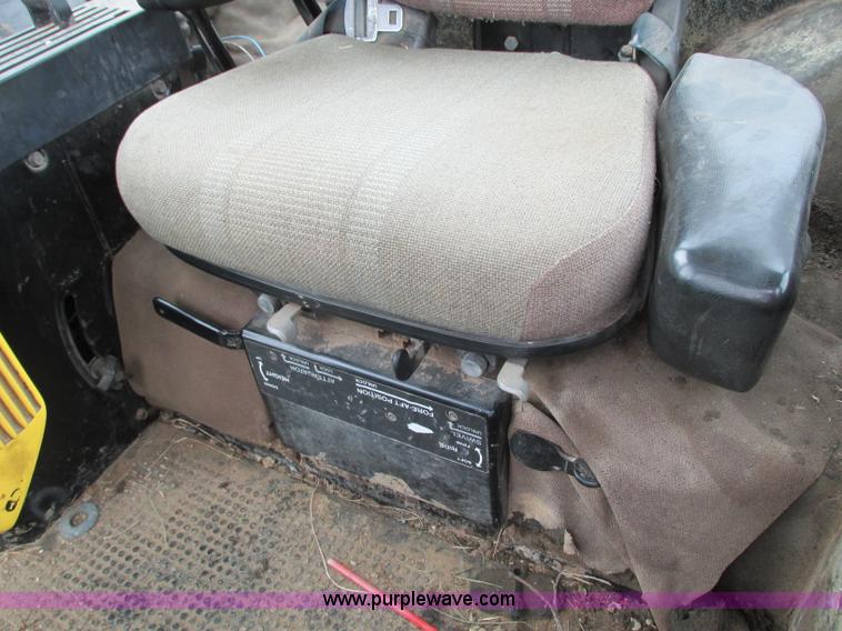 image for item R9308 1989 John Deere 4455 tractor