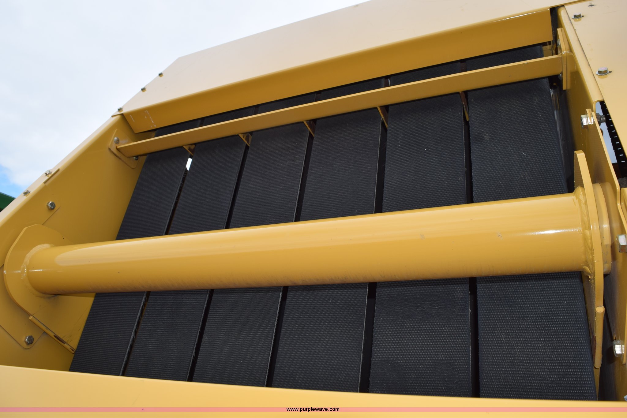 2011 Vermeer 664 round baler in Abilene, KS | Item H5072 sold | Purple Wave