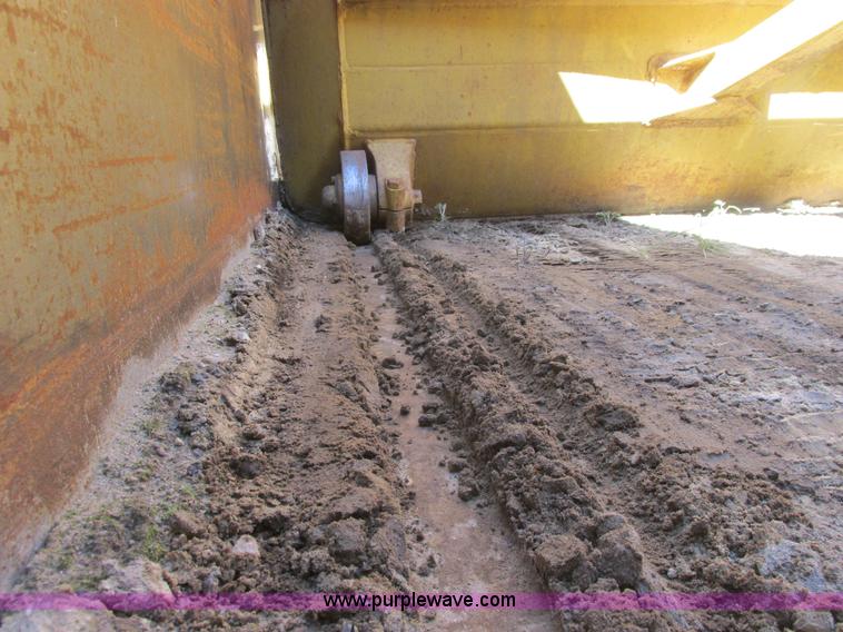 image for item A8806 1965 Caterpillar 631B conventional scraper