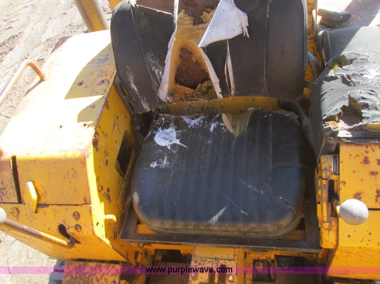 image for item A8807 1977 John Deere 350C track loader