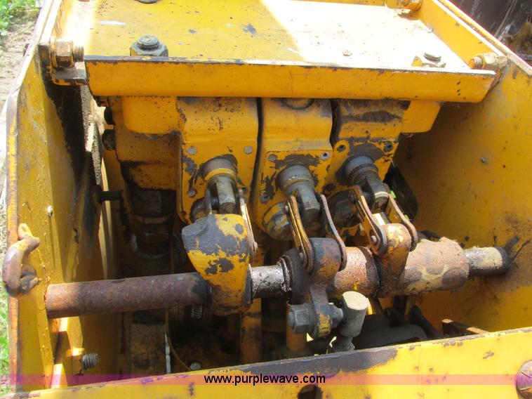 image for item A8807 1977 John Deere 350C track loader