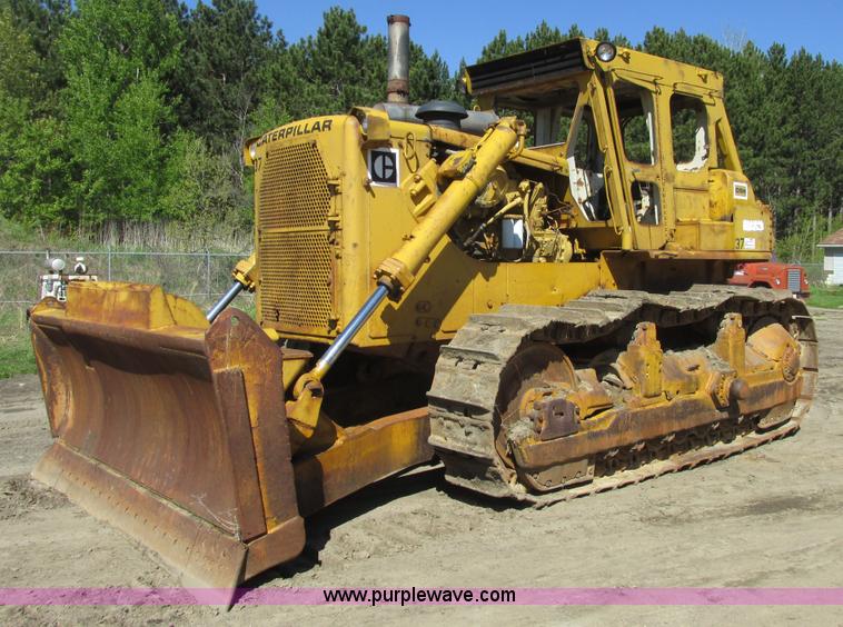 image for item A8820 1975 Caterpillar D9H dozer