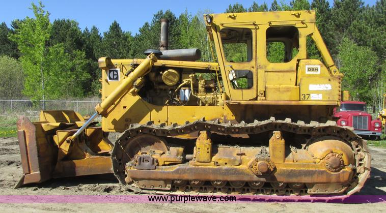 image for item A8820 1975 Caterpillar D9H dozer