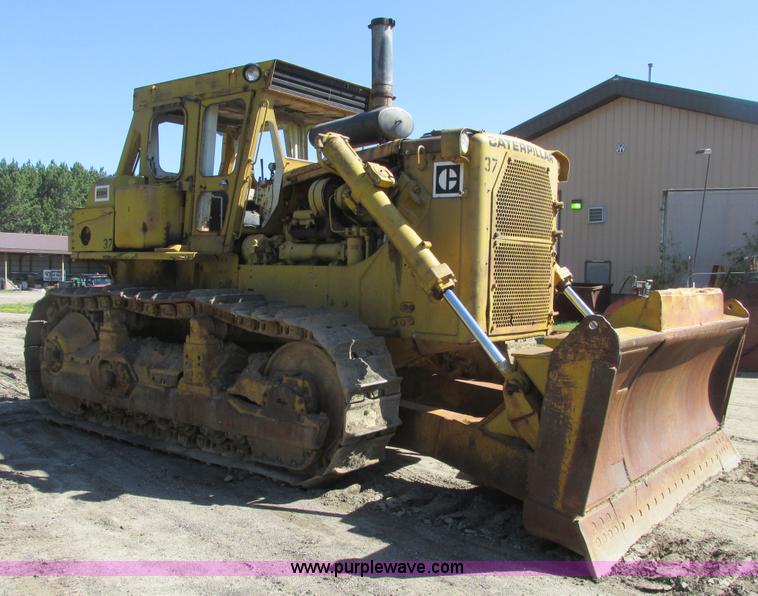 image for item A8820 1975 Caterpillar D9H dozer