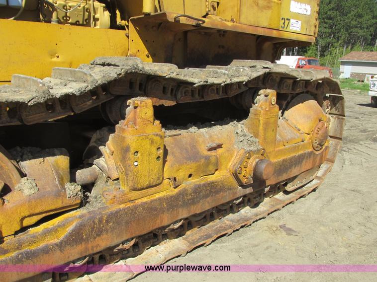 image for item A8820 1975 Caterpillar D9H dozer