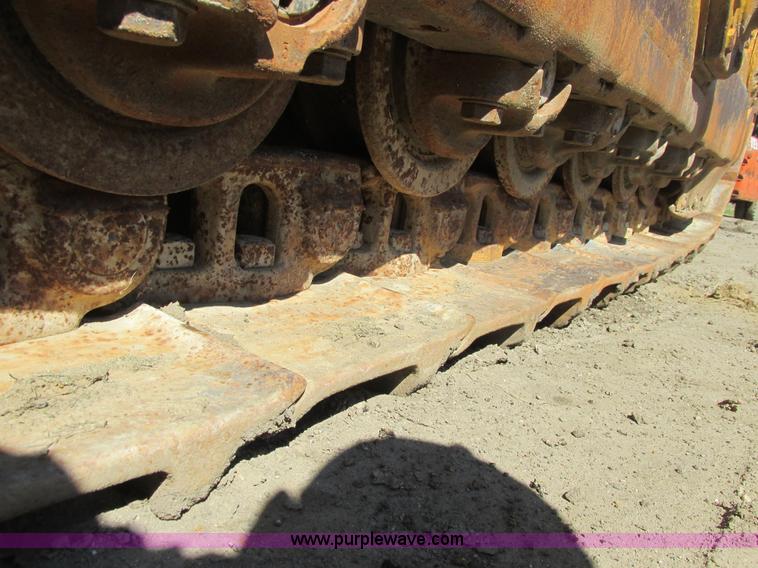 image for item A8820 1975 Caterpillar D9H dozer