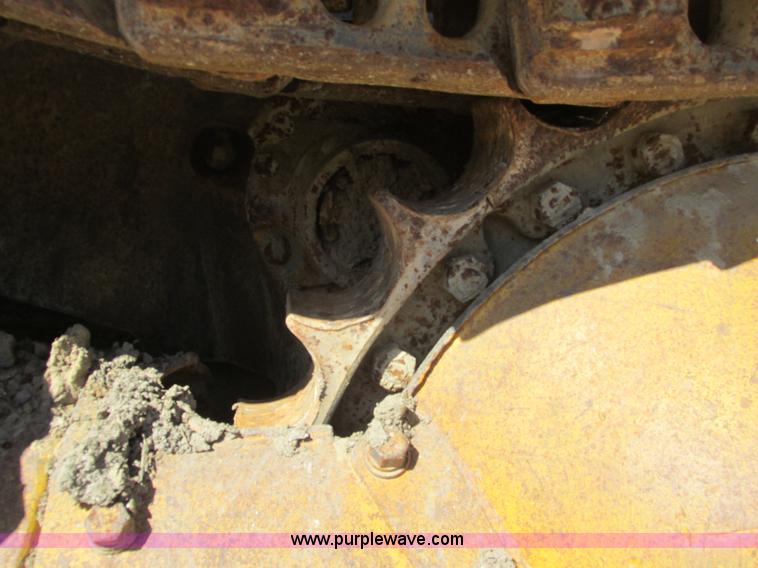 image for item A8820 1975 Caterpillar D9H dozer