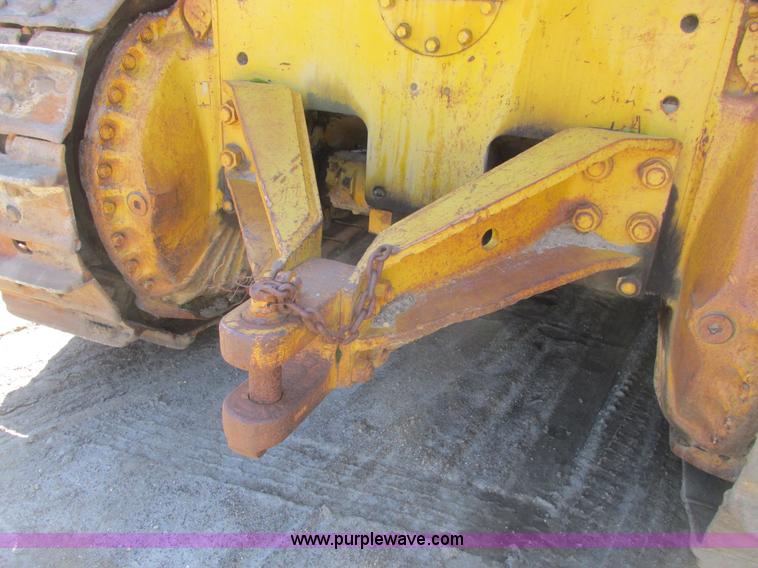 image for item A8820 1975 Caterpillar D9H dozer