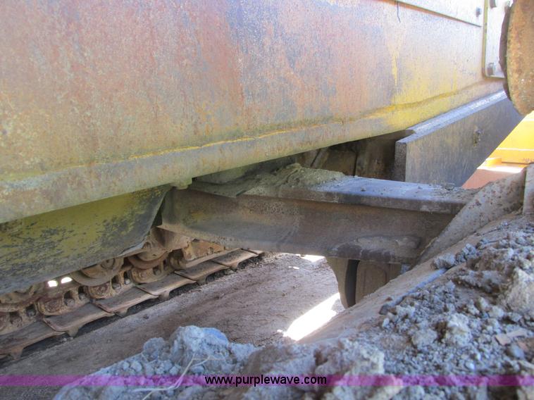 image for item A8820 1975 Caterpillar D9H dozer
