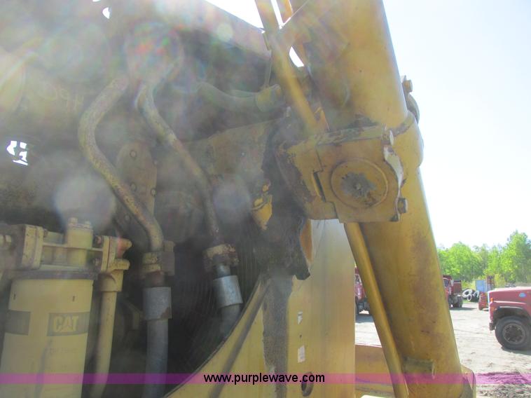image for item A8820 1975 Caterpillar D9H dozer