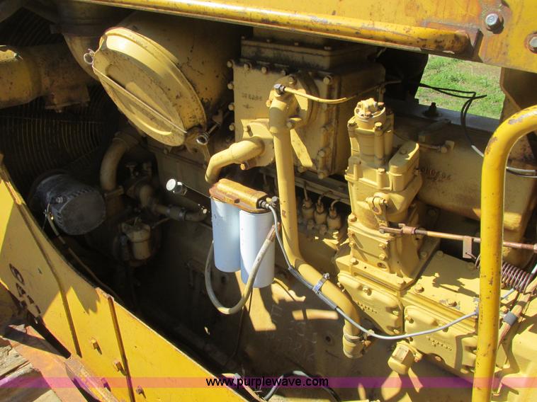 image for item A8820 1975 Caterpillar D9H dozer