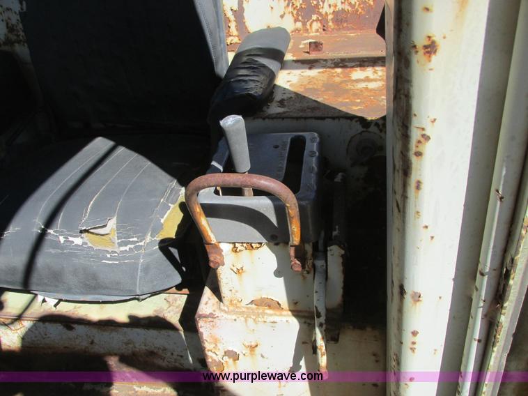 image for item A8820 1975 Caterpillar D9H dozer