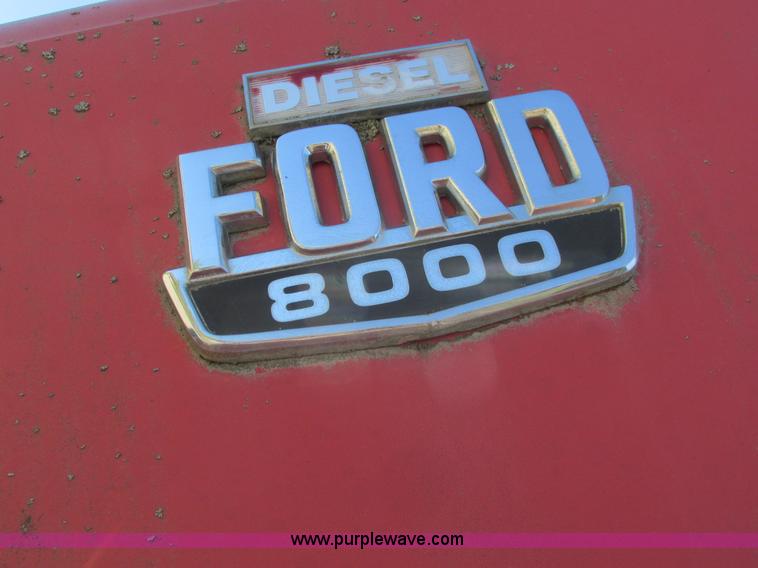 image for item A8821 1985 Ford LT8000 dump truck