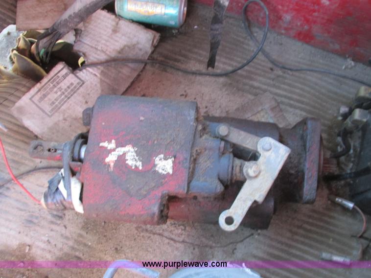 image for item A8821 1985 Ford LT8000 dump truck