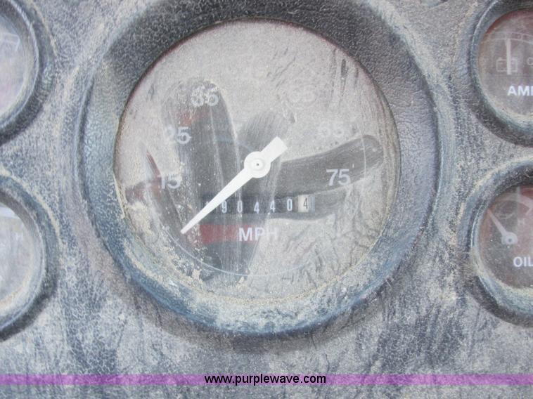 image for item A8821 1985 Ford LT8000 dump truck