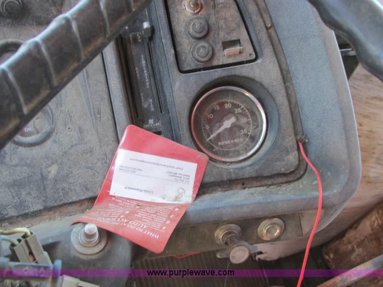 image for item A8821 1985 Ford LT8000 dump truck