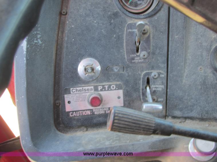 image for item A8821 1985 Ford LT8000 dump truck