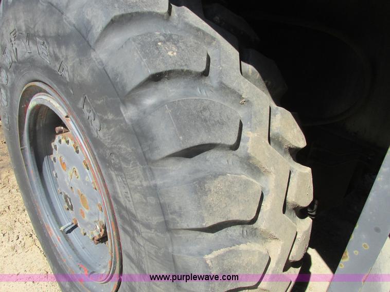 image for item A8822 1982 P & H Omega 520 crane