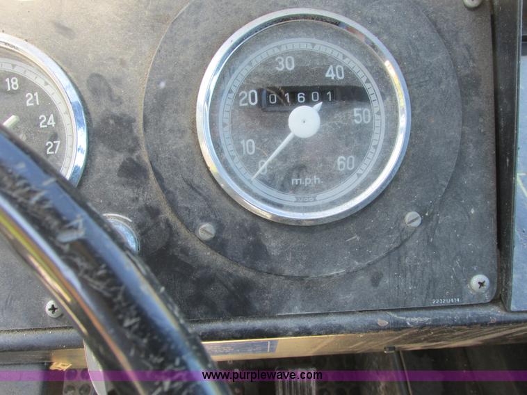 image for item A8822 1982 P & H Omega 520 crane