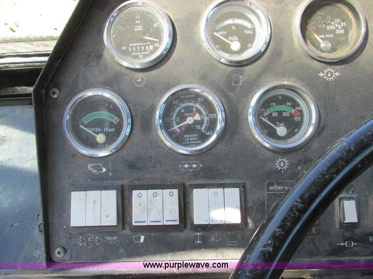 image for item A8822 1982 P & H Omega 520 crane