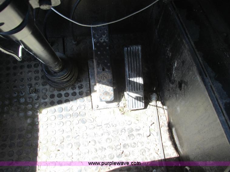 image for item A8822 1982 P & H Omega 520 crane