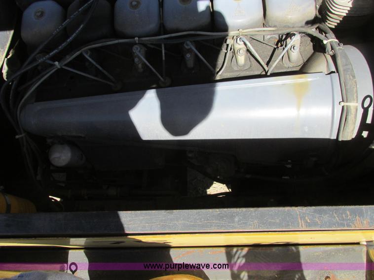 image for item A8822 1982 P & H Omega 520 crane