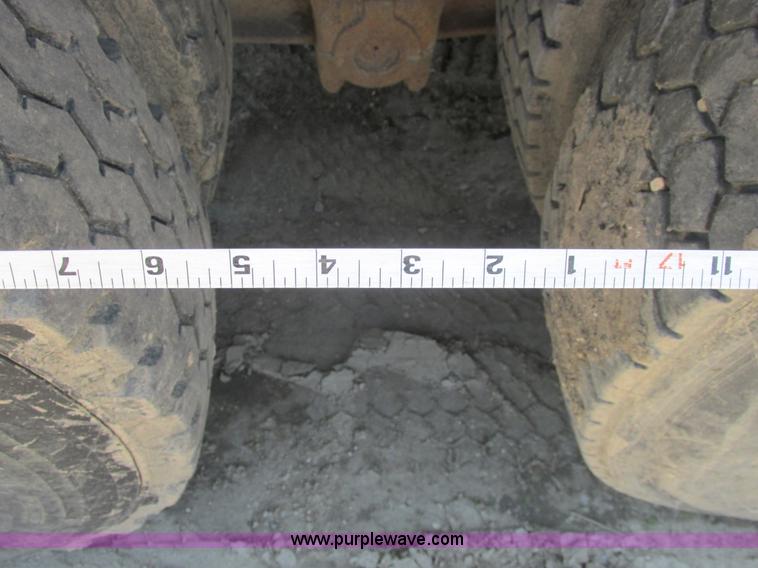 image for item A8827 1985 Ford LT8000 dump truck