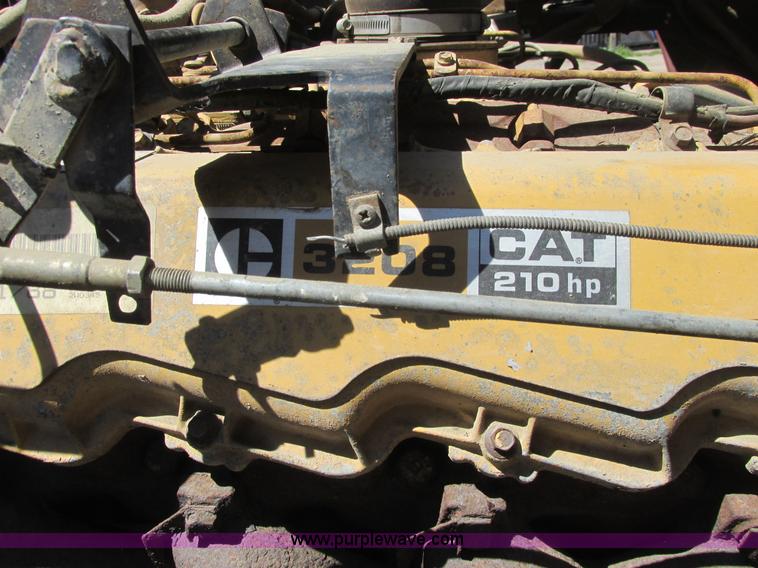 image for item A8827 1985 Ford LT8000 dump truck