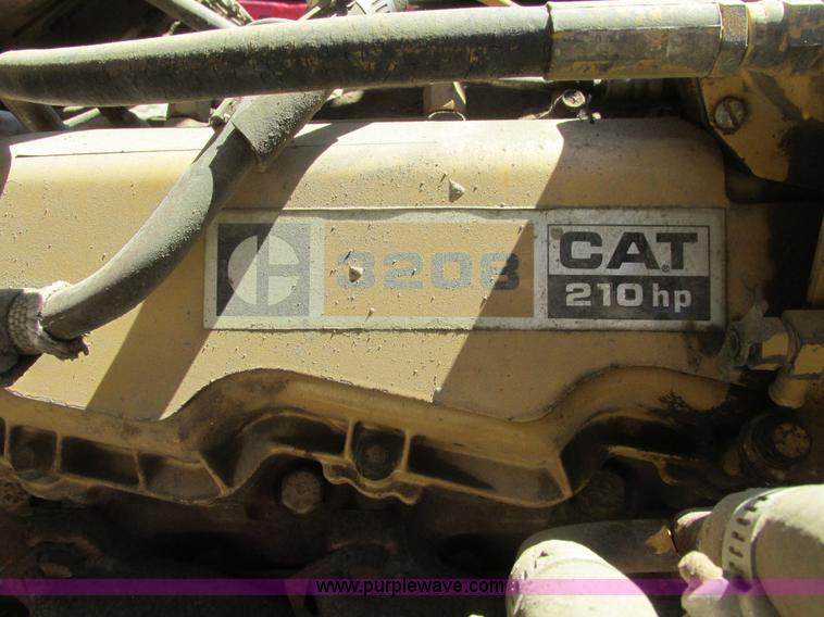 image for item A8827 1985 Ford LT8000 dump truck