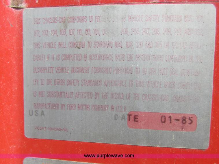 image for item A8827 1985 Ford LT8000 dump truck