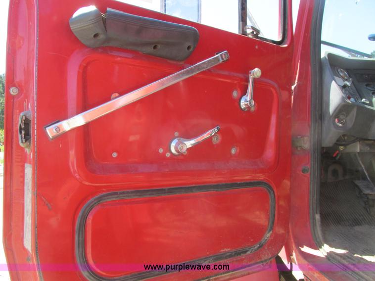 image for item A8828 1985 Ford LT8000 dump truck