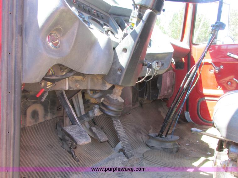 image for item A8828 1985 Ford LT8000 dump truck