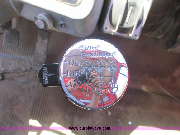 image for item A8828 1985 Ford LT8000 dump truck