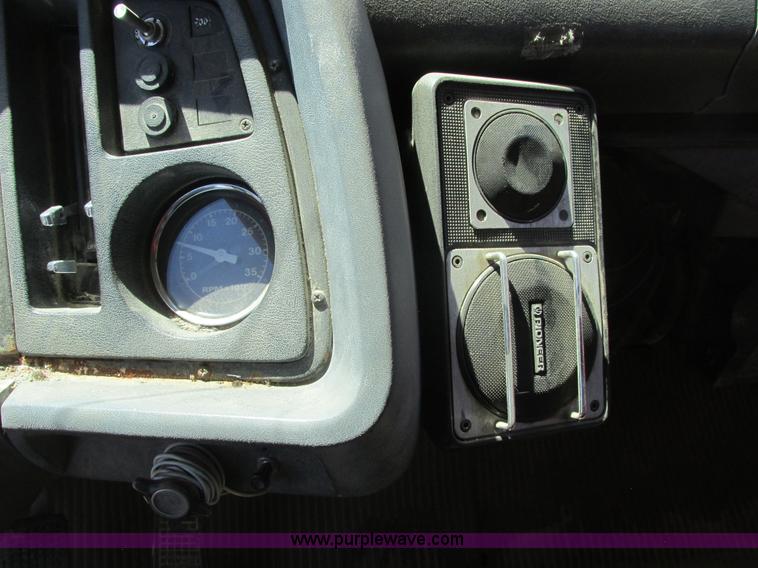 image for item A8828 1985 Ford LT8000 dump truck