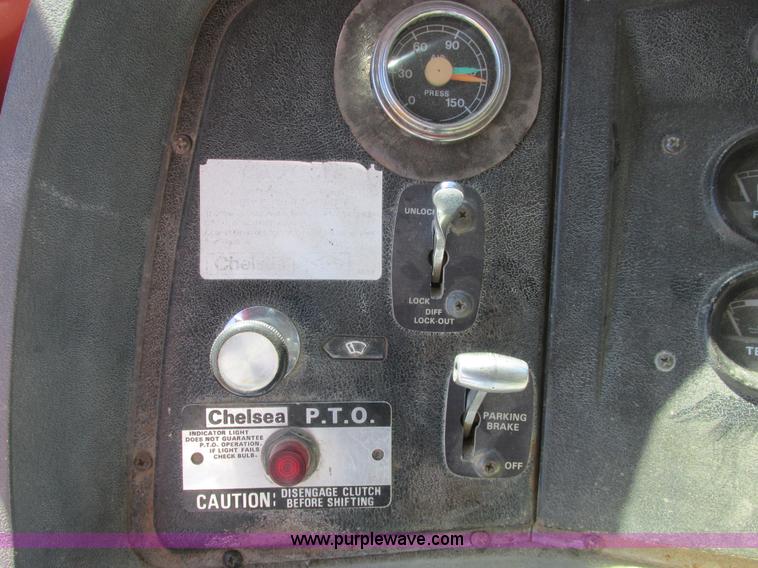 image for item A8828 1985 Ford LT8000 dump truck