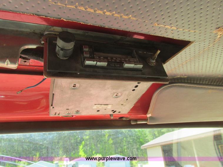 image for item A8828 1985 Ford LT8000 dump truck