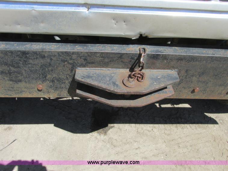 image for item A8828 1985 Ford LT8000 dump truck